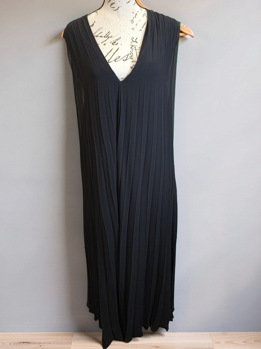 Banana Republic Odetta Pleat Trapeze Maxi Dress Black NWT